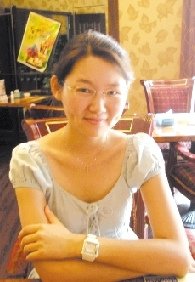 女大学生受邀参加座谈会亲自向温家宝提问